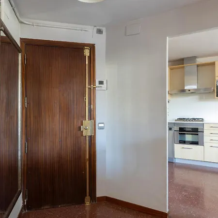 Aparteasy - Bright, Large And In Bcn